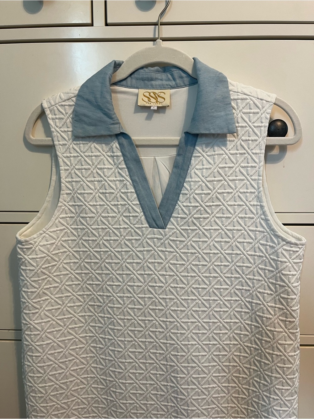 SSYS Sleeveless White Quilted Dress with Light Blue Collar - Picture 3 of 6